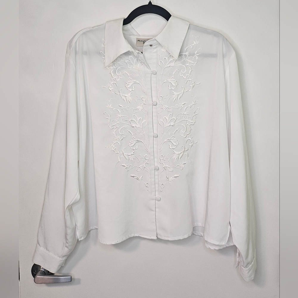Y2K Huntington Ridge Plus White Ornamental Embroidered Button Up